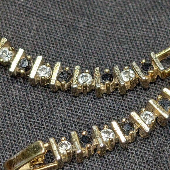 Gold-Tone Bracelet with Sparkling Accents – Size 7.75" - Picture 4 of 6